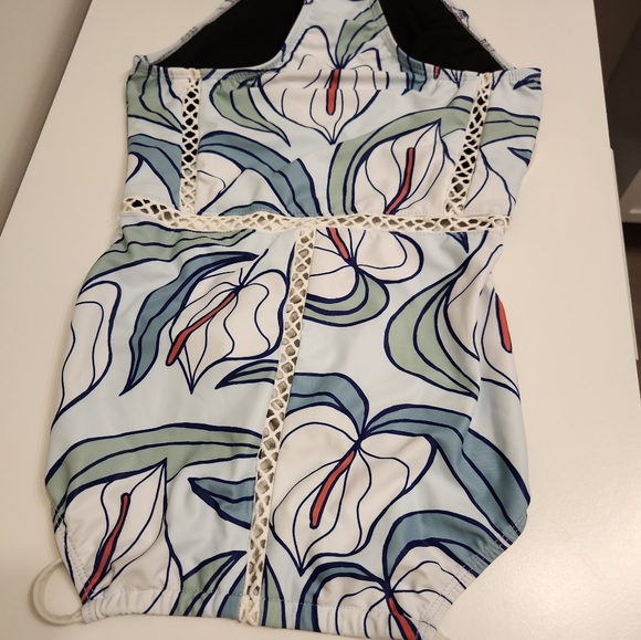 BNWT Mimi & August Maria Laura Lace One piece swim suit size M - Picture 5 of 9